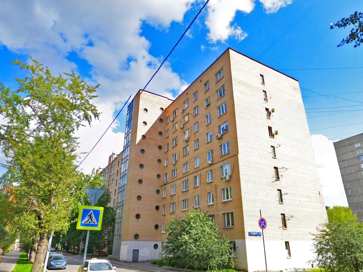 Единственный район в Москве, расположенный сразу на двух берегах Москвы-реки. Это самый близкий к центру район ЮАО. В шаговой доступности от дома культурный центр ЗИЛ. Сегодня это один из главных интеллектуальных центров столицы с библиотеками, лекториями и творческими мастерскими. Парк «Тюфелева ро