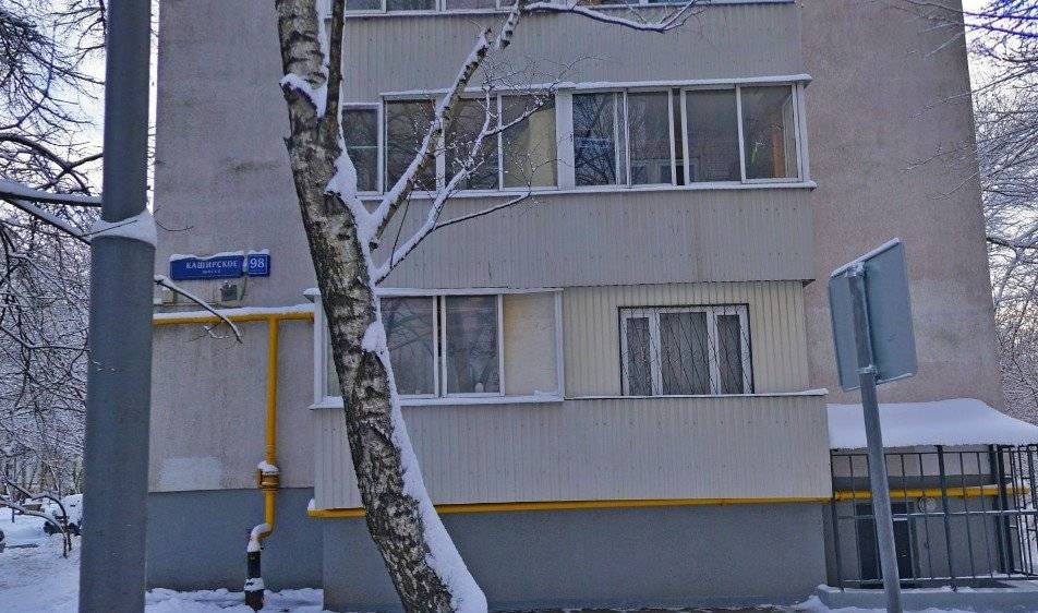 Район - Орехово-Борисово Северное
Транспортная доступность: Домодедовская
На придомовой территории размещены детские и игровые площадки.
Озелененная придомовая территория, высажены деревья, кустарники, разбиты газоны и цветники.
Квартира с ремонтом косметическим.
Возможна продажа под ипотеку под зал