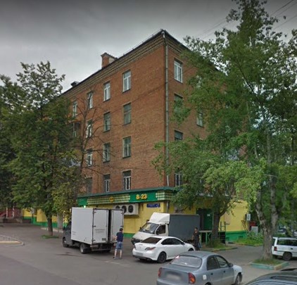 Считается одним из самых престижных райнов в столице. В шаговой доступности от дома кинотеатр «Бородино». Универсальный дворец спорта «Крылья Советов», спортивный комплекс «Кунцево» с ФОКом, бассейном и стадионом, стадионы «Текстильщик», «Сетунь Парк». Поликлиника при ГКБ № 71. Галерея «Времена года