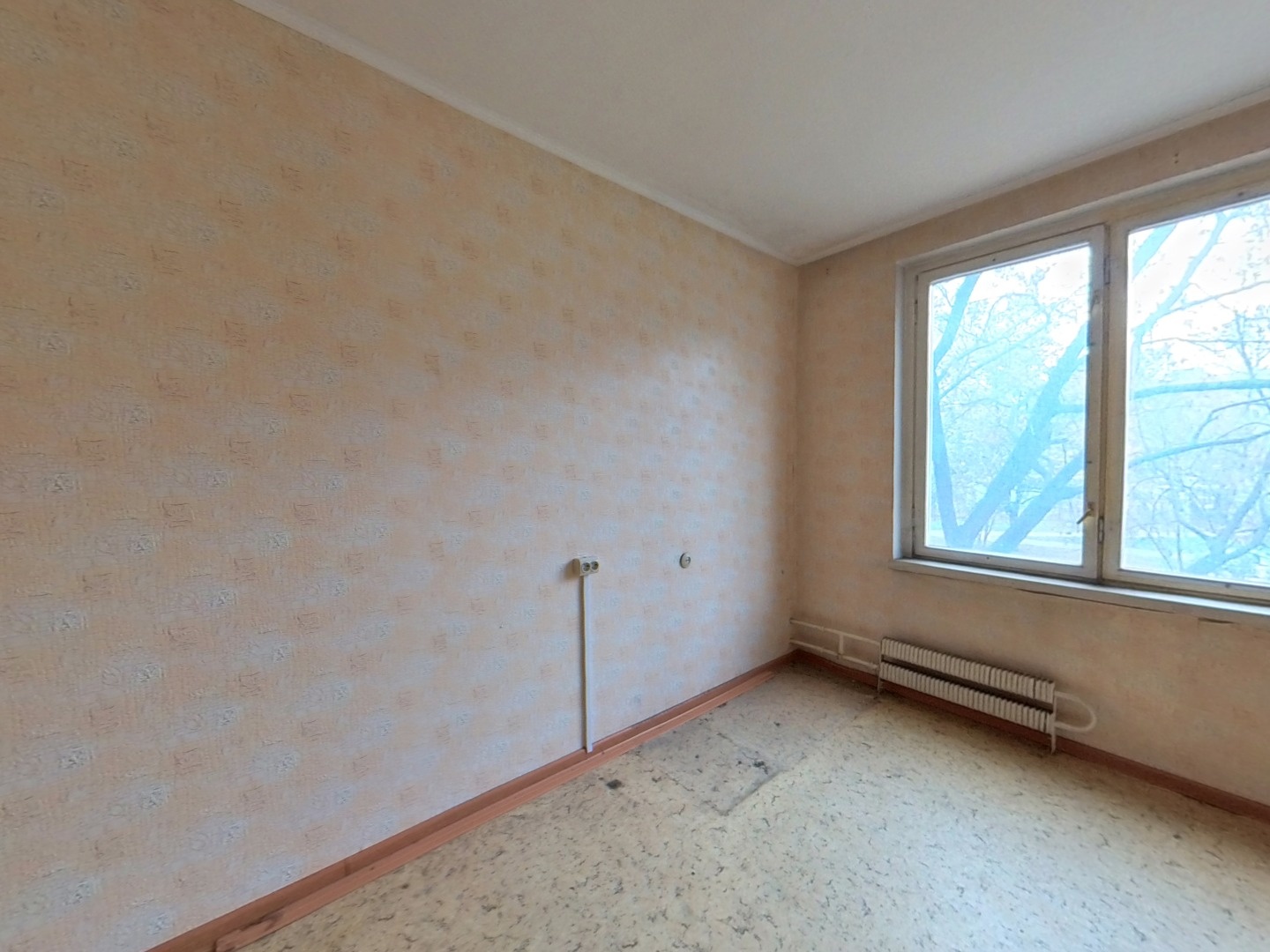 Прекрасная возможность проживать в благополучном районе и получить прописку в Москве для получения повышенной пенсии и других льгот. Жилье находится вблизи ВУЗов, известных достопримечательностей,такие объекты будут всегда пользоваться хорошим спросом для аренды, вы сможете, в случае необходимости п