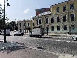 Москва, ЦАО, улица Малая Дмитровка, 1 с1
Удобное расположение в пределах Садового кольца:
 Возможность аренды парковочных мест.
 Ближайшее метро: буквально 2 мин пешком от метро Пушкинская 
Полностью все здание 3 этажа сдается в аренду.
10/12 н