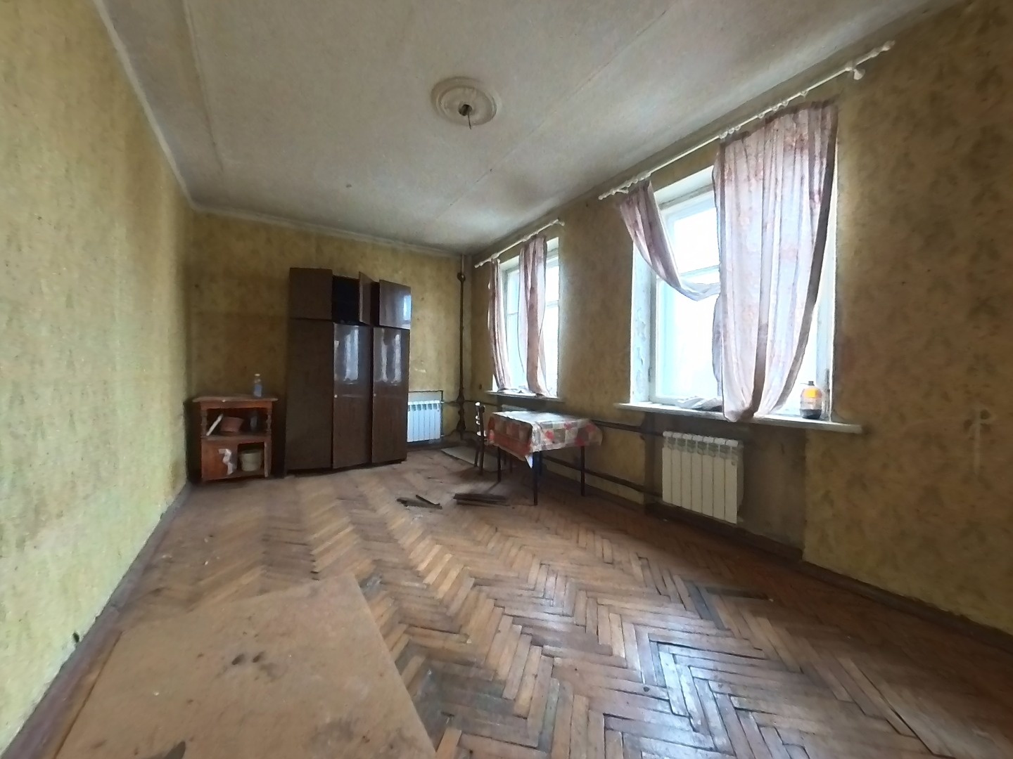 Прекрасная возможность проживать в благополучном районе и получить прописку в Москве для получения повышенной пенсии и других льгот. Жилье находится вблизи ВУЗов, известных достопримечательностей, такие объекты будут всегда пользоваться хорошим спросом для аренды, вы сможете, в случае необходимости 