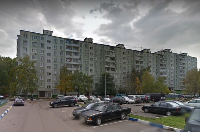 Один из самых комфортных для жизни спальный район Москвы с благоприятной экологией. Отсюда как-то не принято уезжать, как из других районов. Интеллигентная публика, несколько поколений семей, которые давно обжили район и продолжают жить здесь. Развитая инфраструктура.В шаговой доступности от дома Бу