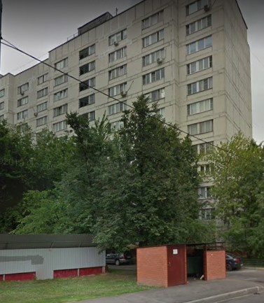 Место живописных парков, прудов с пляжами - район  Южное Чертаново.
Чертаново Южное расположено на самом юге Москвы с двух сторон от Варшавского шоссе. Доехать сюда на метро можно по серой ветке: в районе работают станции «Пражская», «Улица академика Янгеля» и «Аннино». Действует МЦД: станции «Покро