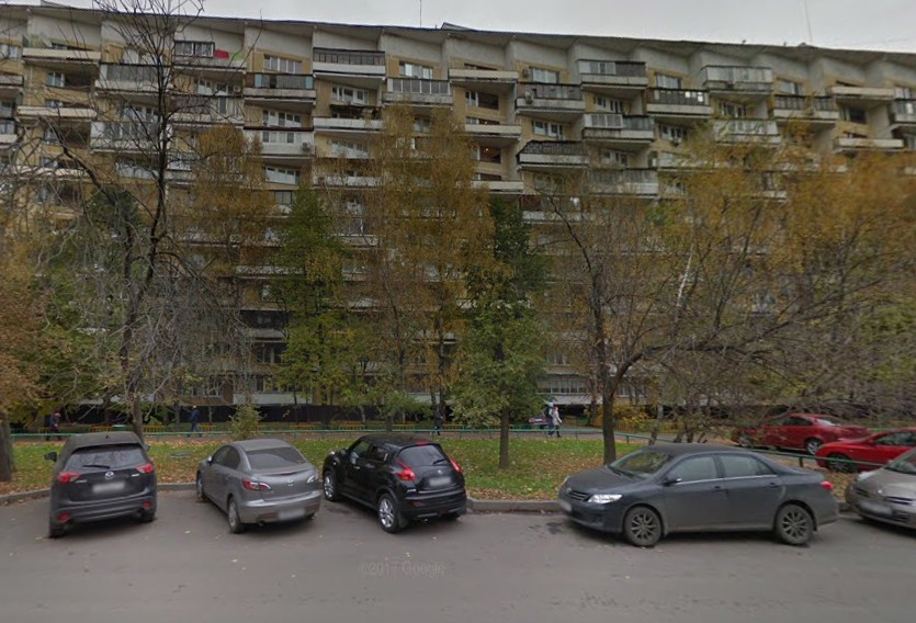 Один из самых зеленых районов Москвы - отсутствуют промзоны. В шаговой доступности Алтуфьевский заказник, в нем встречаются редкие краснокнижные виды: заяц-беляк, ласка, буроголовая гаичка, ястреб-тетеревятник, ястреб-перепелятник, пустельга, ворон. Этнографический комплекс «Деревня Бибирево» с детс