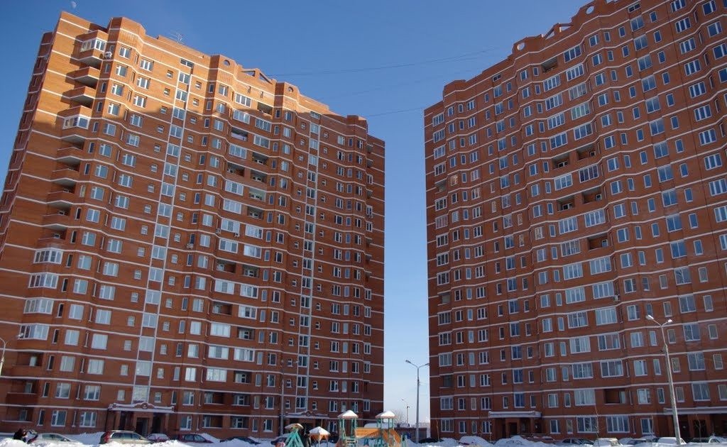 Щербинка обладает всей столичной инфраструктурой. Здесь работает много школ, детских садов, поликлиник, больниц и торговых центров.
Образование. В районе Щербинка семь общеобразовательных школ и более 20 детских садов. Также работают частные образовательные учреждения.
Новая школа на 1200 учеников о