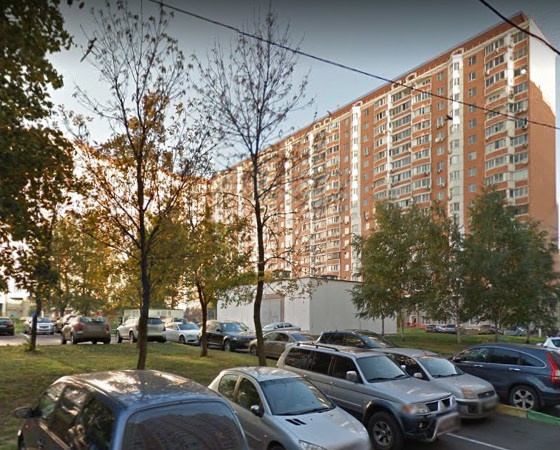 Отличный, престижный район для проживания много зелени с многолетними деревьями. В шаговой доступности от дома Парк 70-летия Победы, парк Воронцовский. Гимназии «Газпром», «Развитие», «Доверие», «Британская» и «Ника». Три станции метро – Профсоюзная, Новые Черемушки и Калужская. Сетевые магазины, «П