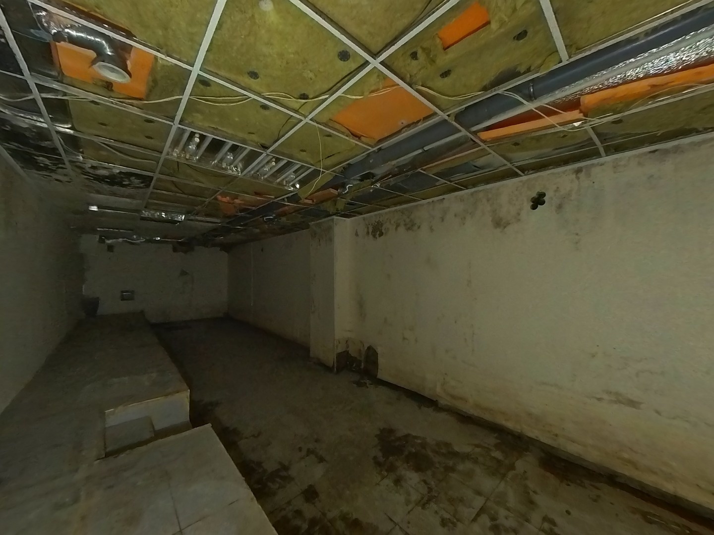 Вокруг плотный жилой массив, за счет чего обеспечивается интенсивный автомобильный и пешеходный трафик. Подойдет под любой вид коммерческой деятельности.
Документы в порядке.Нет обременений и залогов. Возможна продажа под ипотеку.
Нежилое помещение на продажу, 198,7 м - подвал.
12.03 м