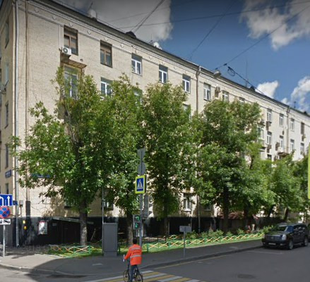Уникальный, спальный культурно-просветительский московский район, здесь находится Государственный архив Российской Федерации. В шаговой доступности от дома Дипломатическая академия Министерства иностранных дел Российской Федерации.Московская государственная академия хореографии. 2 филиала взрослой п