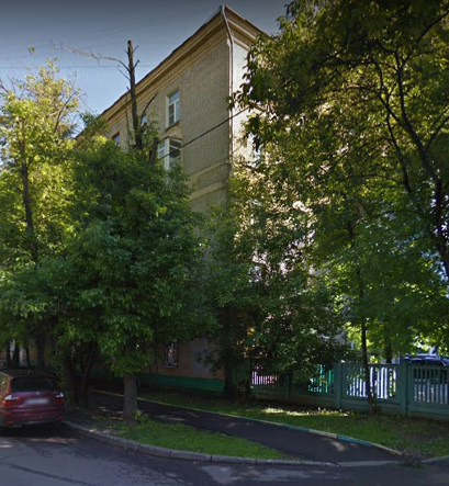 Престижный район для проживания. В шаговой доступности от дома бизнес - центры «Метрополис», «На Ленинградке», «На Космонавта Волкова», Hitec House, Petrovsky Park. НИИ экономики и информации по радиоэлекторонике, НИИ городского электрического транспорта, Всероссийский НИИ полиграфии. Обширный парк 