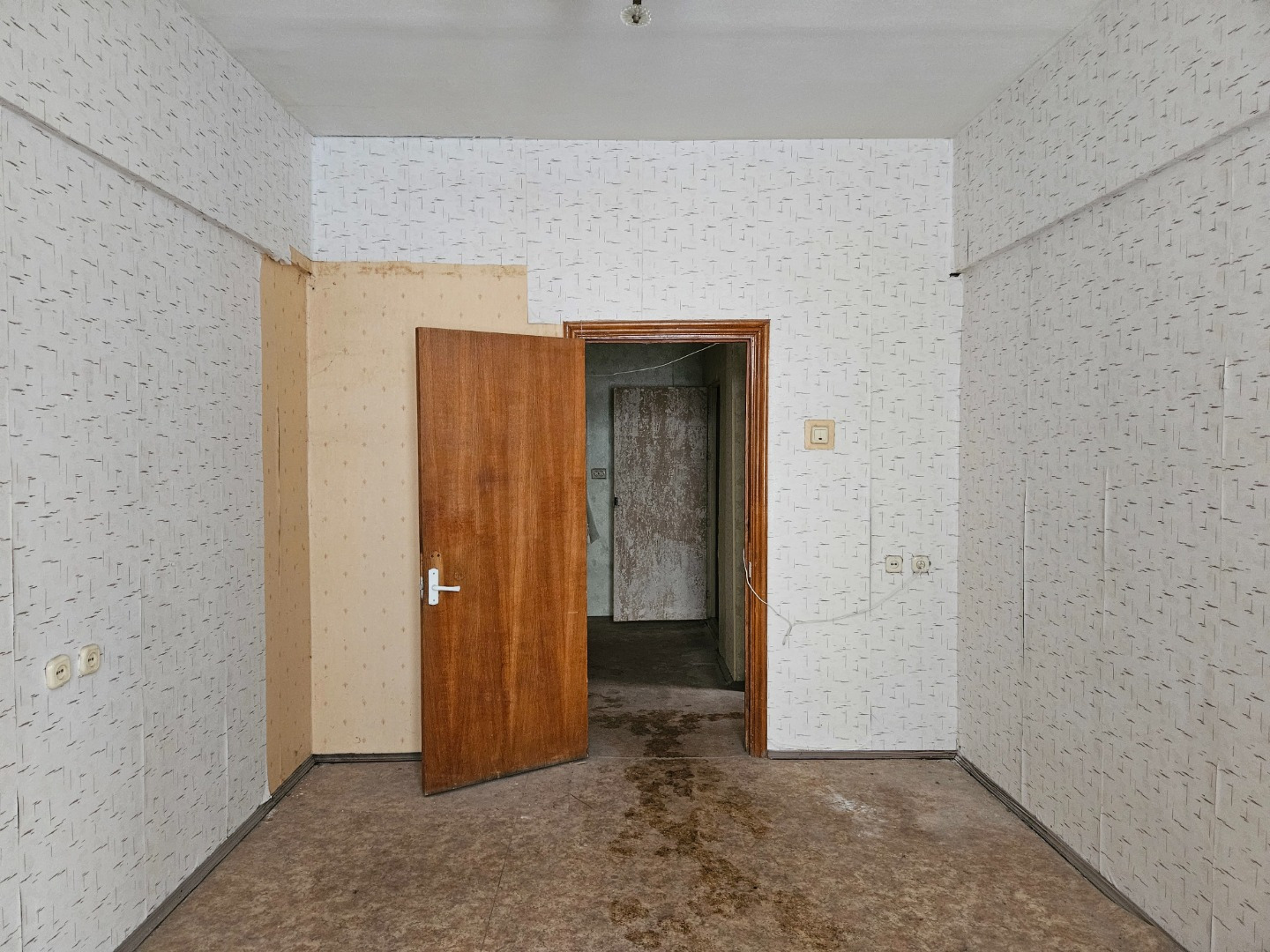 Район - Бутырский. В шаговой доступности от дома Гончаровский парк, всегда зеленый из-за еловых аллей. Яблоневый сад. Дизайн-завод «Флакон». «Хлебзавод» - городское парковое пространство для прогулок, покупок и отдыха. Крупный велодром, где тренируются спортсмены международного уровня по велоспорту.