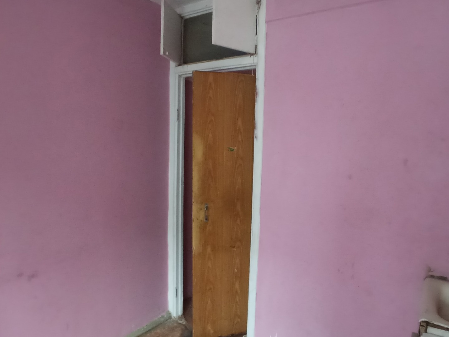 Зеленоград - престижный район для проживания. Расположен за МКАД.
Зеленоград со всех сторон окружен территорией Московской области (на западе и севере граничит с городским округом Солнечногорск, на востоке и юге - с городским округом Химки.
Зеленоград является частью Москвы.
В ЗелАО достаточное коли