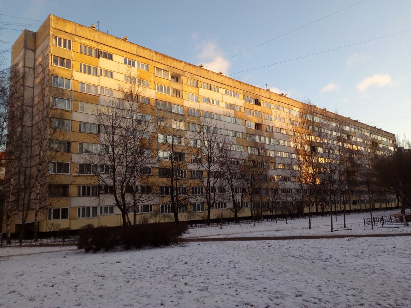 Развитая инфраструктура. Отличный спальный район.В шаговой доступности от дома спортивно - развлекательный комплекс «Планета льда, с кафе, ресторанами, домашним кинотеатром и бильярдом. ТЦ «Рамстор» с четырехзальным мультиплексом. ТЦ«Vegas Каширский» и «Каширская Плаза», с огромными фудкортами, множ