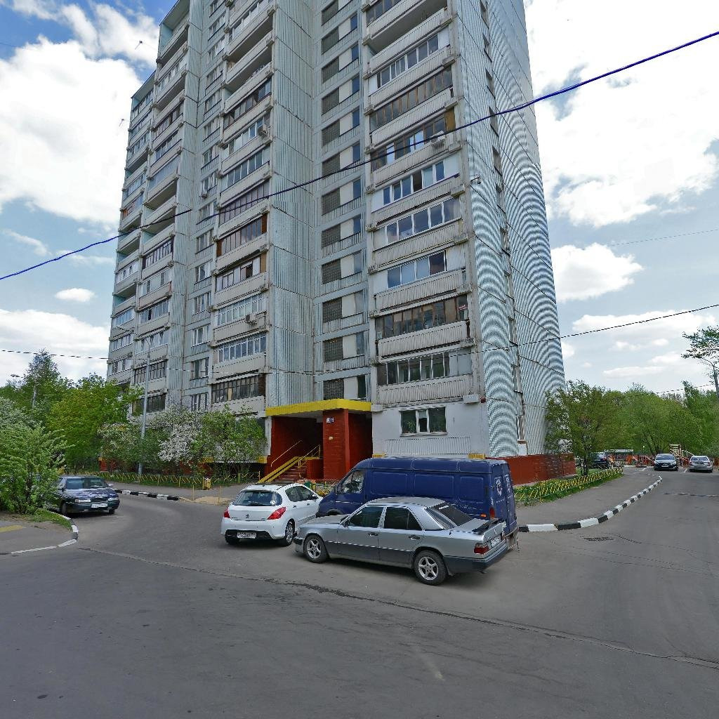 Один из самых комфортных для жизни спальный район Москвы с благоприятной экологией. Отсюда как-то не принято уезжать, как из других районов. Интеллигентная публика, несколько поколений семей, которые давно обжили район и продолжают жить здесь. Развитая инфраструктура.В шаговой доступности от дома Бу