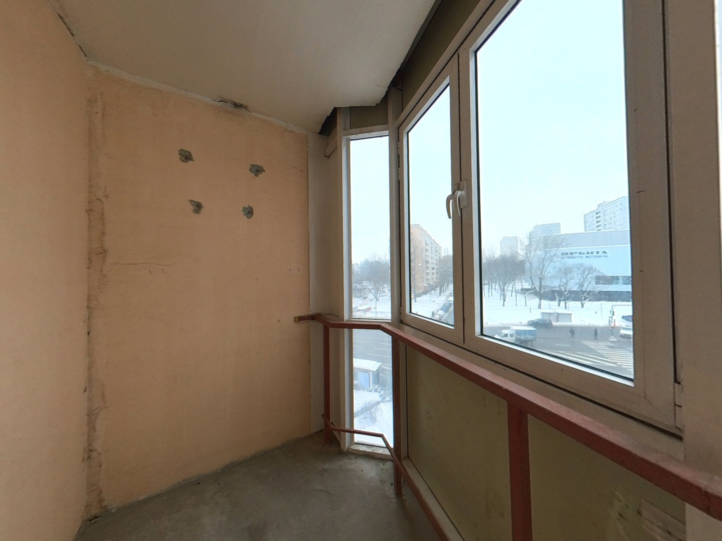 Нагатинский затон - экологический район, называют полуостровом: с трех сторон его граница пролегает вдоль главного изгиба русла Москвы-реки. Значительная часть территории покрыта зелеными насаждениями. К самым известным природным объектам района Нагатинский затон относится музей-заповедник «Коломенс