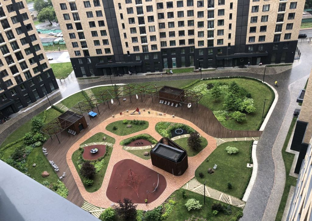 Жилой комплекс - Апарт-комплекс Only (Квартал Онли).Презентабельная входная группа, благоустроенная территория, современные инженерные системы и консьерж-сервис создают атмосферу спокойствия и защищенности в центре мегаполиса.
Филёвский парк - один из самых престижных и экологически чистых районов З