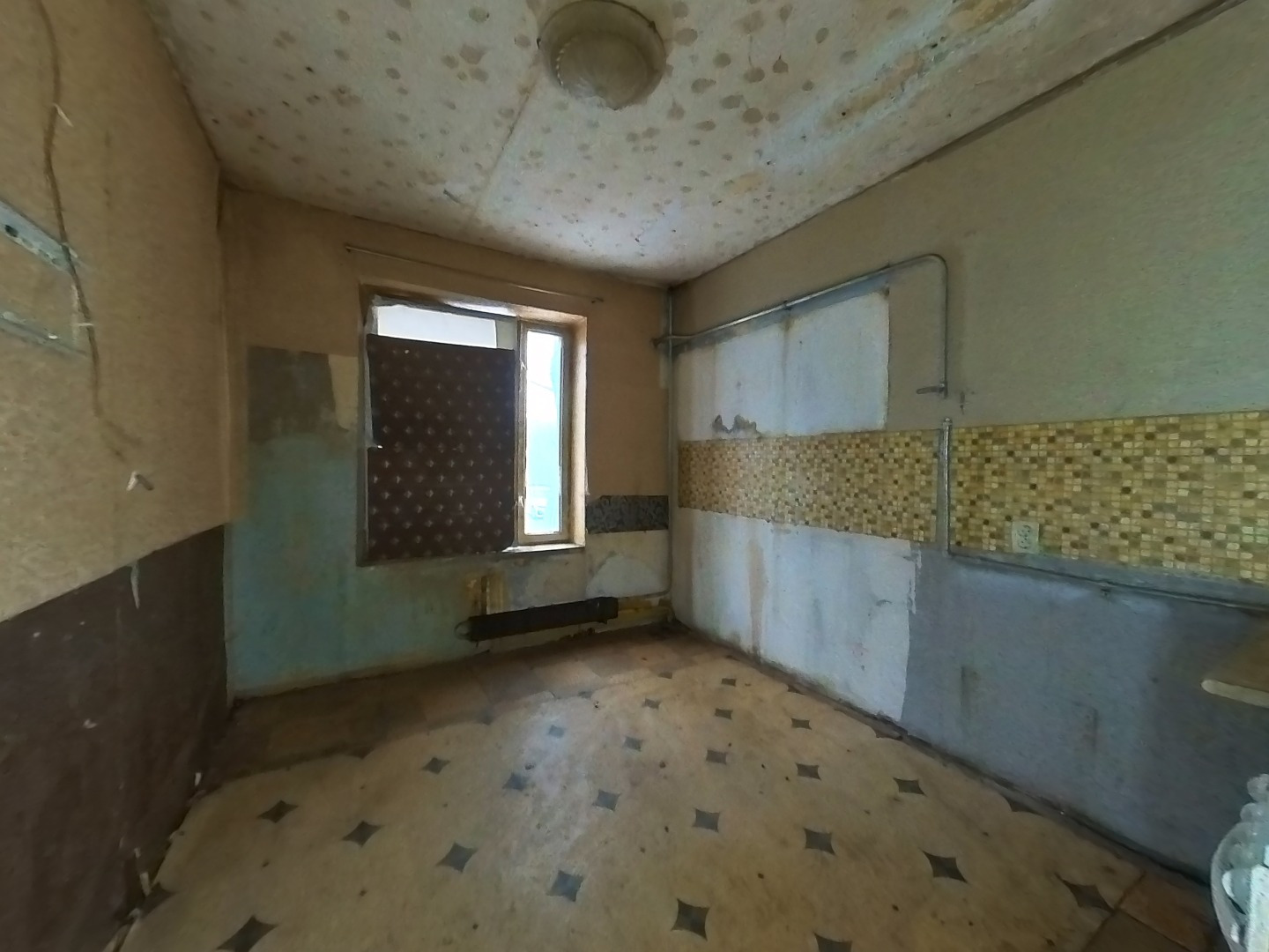 Отсутствие промышленных предприятий, развитая инфраструктура и прекрасная транспортная доступность - район считается одним из лучших для проживания. В шаговой доступности от дома Центр культуры «Сцена», театр «Откровение», Галерея «Беляево». Яблоневый сад, Соловьиная роща, Коньковские пруды. Школа №