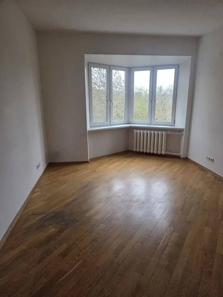 округ Гагаринский, Ленинский пр-т, д. 45
2 и 3 комнатное помещение на 5 этаже жилого дома с охраняемой территорией. Метро «Ленинский проспект». 
Общая площадь: 140.2 м
12.05 м