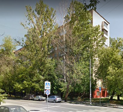 Городской оксюморон, «сочетание несочетаемого». Монастыри, храмы, церкви, бывшие доходные дома XIX века, сталинская высотка на Котельнической набережной, «панельки», классика советского кинематографа и блатные песни - район, со своим уникальным миром. В шаговой доступности от дома Таганский парк с д