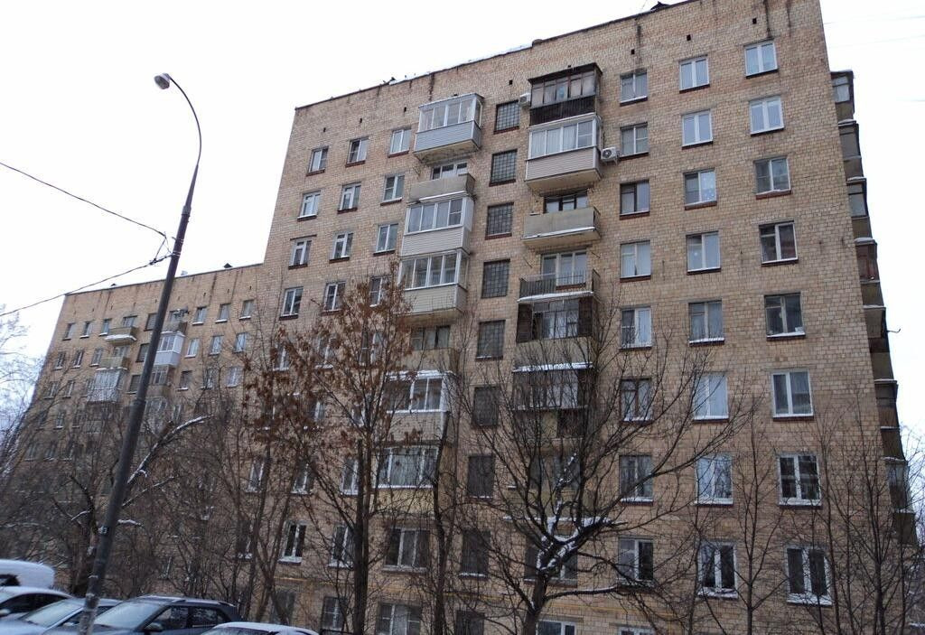 Район заслуженно носит звание научно-производственного.
В шаговой доступности от дома бизнес-центры «Метрополис», «На Ленинградке», «На Космонавта Волкова», Hitec House, Petrovsky Park. Школа № 1250, № 224, № 744 имени Петра Николаевича Еремеева.СМ-клиника. Поле для мини-футбола «Зенит». Крытый плав