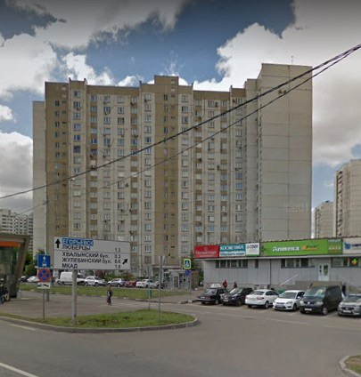 Спальный район, в нем много зеленых зон - от деревьев во дворах до аллей и лесопарковых зон. В шаговой доступности от дома Жулебинский лесопарк, со смешанным лесом с соснами, березами и другими лиственными.Спортивный комплекс с бассейном для детей и взрослых «Парус». Детская школа искусств им. Балак