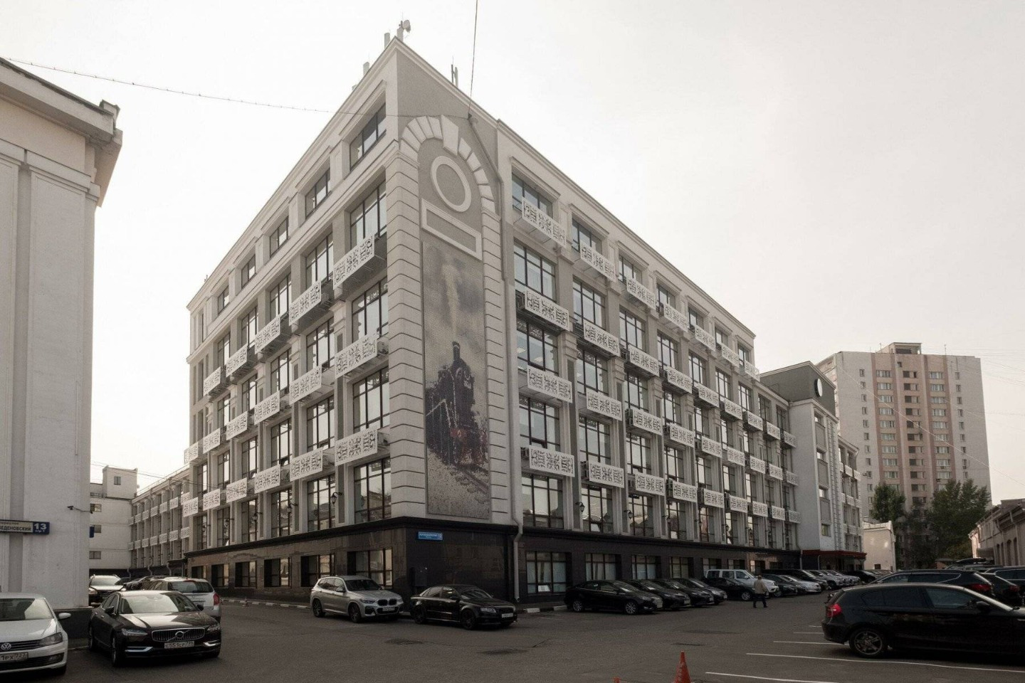 Продажа помещения. Центральный округ, район Басманный.
НЕЖИЛОЕ ПОМЕЩЕНИЯ - 2 этаж. Вокруг плотный жилой массив, за счет чего обеспечивается интенсивный автомобильный и пешеходный трафик.
15.06 и