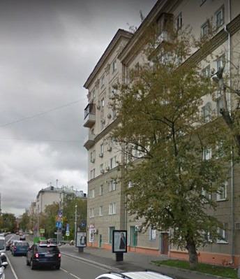 Один из самых престижных районов с сохранившейся аурой старой Москвы. На правом берегу Москвы-реки.
В шаговой доступности от дома театральный музей имени А. А. Бахрушина, дом-музей А. Н. Островского, дом-музей С. А. Есенина. Деловые центры Riverside Towers и «Павелецкая Плаза». Большое количество ос