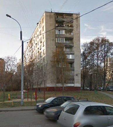 Спальный район, лучшим в городе по комплексному благоустройству. В шаговой доступности от дома река Яуза, в ней круглогодично живут стаи уток, которых любят кормить гуляющие. Сквер «Северная медведица»с футбольным полем, теннисным кортом, скейтпарком. Кинотеатр «Ладога». Дом книги Медведково. Гимназ