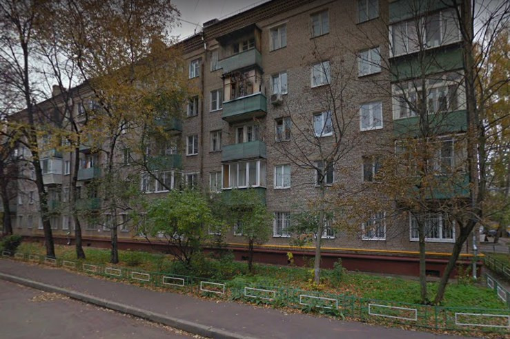 Район считается одним из самых комфортных для проживания. В шаговой доступности от дома Петровский путевой дворец, признанный объект культурного наследия, в нем проводятся мероприятия самых разных форматов - от пресс-конференций до свадеб. Парк физкультуры и спорта «Динамо» площадью 8 га. На его тер