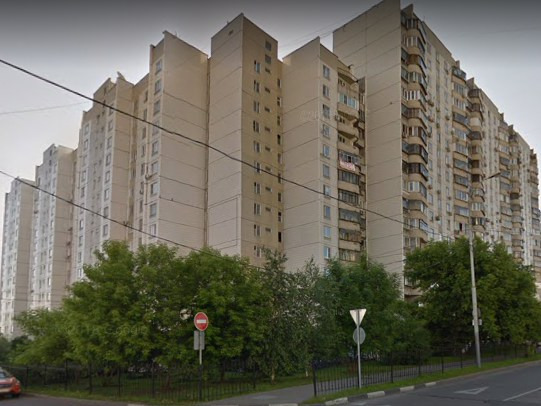 Спальный район на северо-западе Москвы, считается одним из экологически чистых и безопасных районов столицы. В шаговой доступности от дома ландшафтный парк «Митино», Митинский лесопарк. Река Барышиха, где можно отдыхать с семьей, заниматься рыбалкой, устраивать пикники, зимой – кататься на коньках и