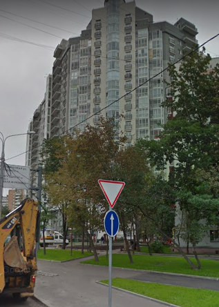 Жилой комплекс Barkli «Мономах» расположен в районе Сокол - одном из самых самобытных и уважаемых районов Москвы, известном как район Песчаных улиц и переулков. Комплекс находится напротив знаменитого посёлка художников «Сокол», где сохранились исторические деревянные дома и усадьбы с лесными участк