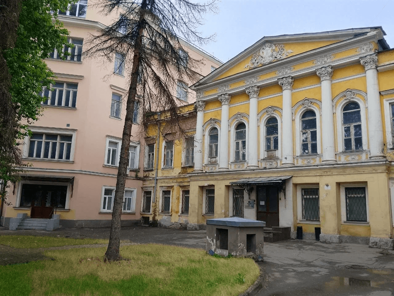 Таганский - район.
Транспортная доступность.
Продаются нежилые помещени 121.4кв.м, свободного назначения, на 3 этаже
Можно использовать под любой вид деятельности.Объект культурного наследия федерального значения
31.08 м