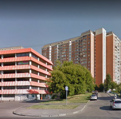 Спальный район Москвы. Благоприятная экологическая обстановка благодаря большой лесопарковой зоне и отсутствию промышленных предприятий. В шаговой доступности от дома Парк Северное Тушино. Лицей № 1571. Бассейн «Лазурный».
Озелененная придомовая территория, высажены деревья ,кустарники, разбиты газо