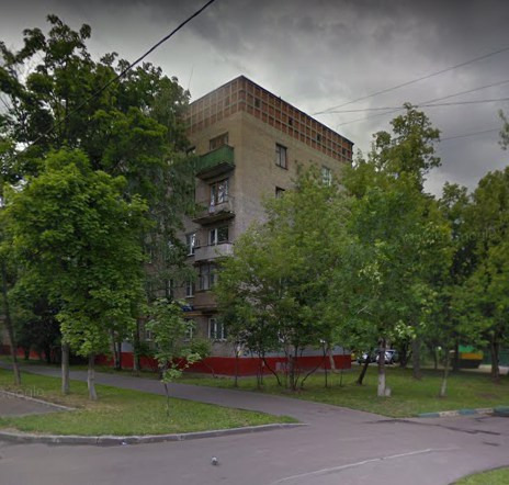 Спальный район, в рейтинг наиболее безопасных районов столицы. Располагается на левом берегу Москвы - реки. В шаговой доступности от дома благоустроенный парк имени 850-летия Москвы. Братиславский и Дюссельдорфский парки. Парк имени Артема Боровика. ДЮСШ, бассейн, Ледовый дворец, BMX-велодром. Гимна