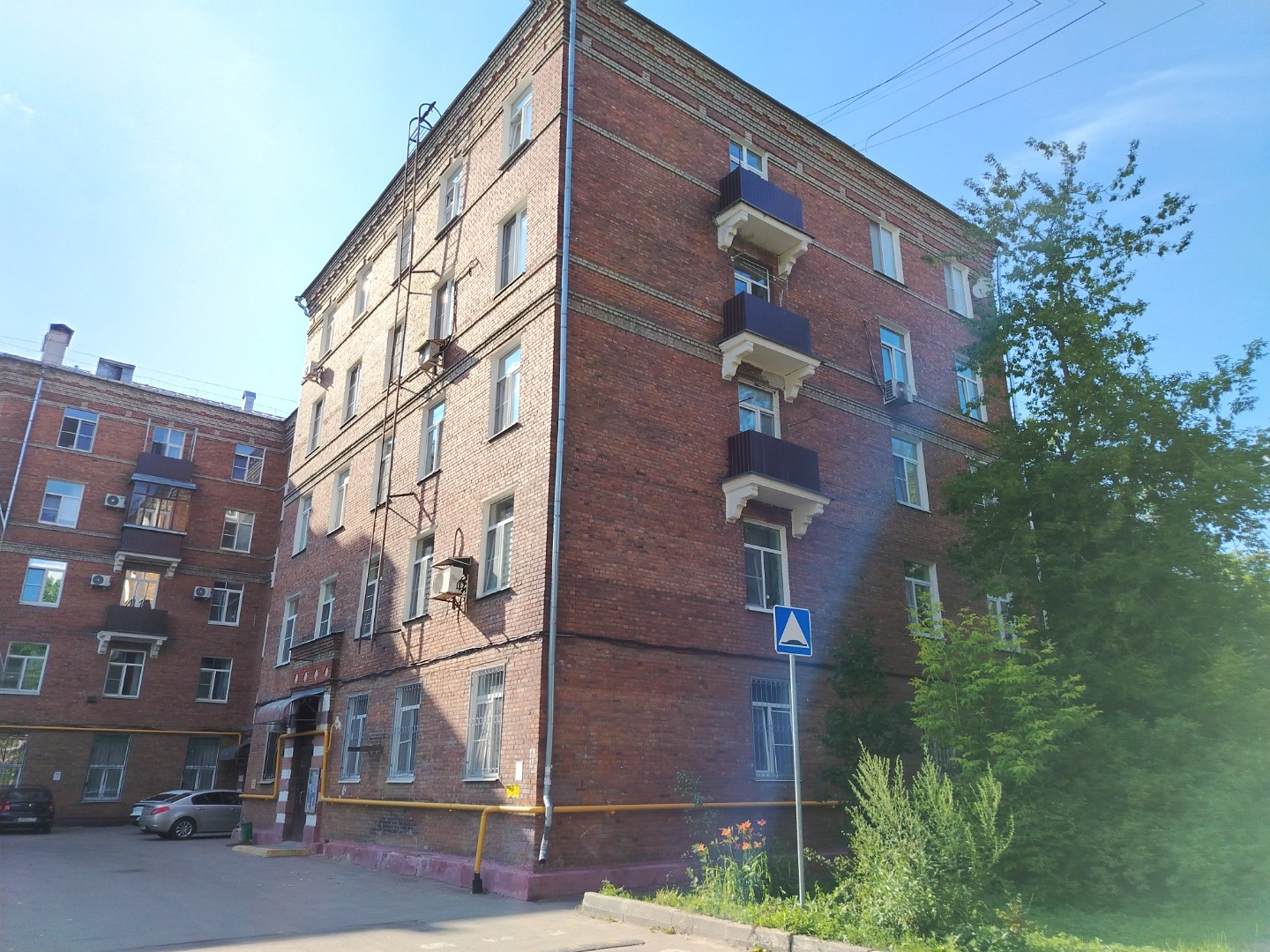 Продается нежилое помещение 60.5 м. ПОДВАЛ
Интенсивный автомобильный м пешеходный трафик.
29.09 м