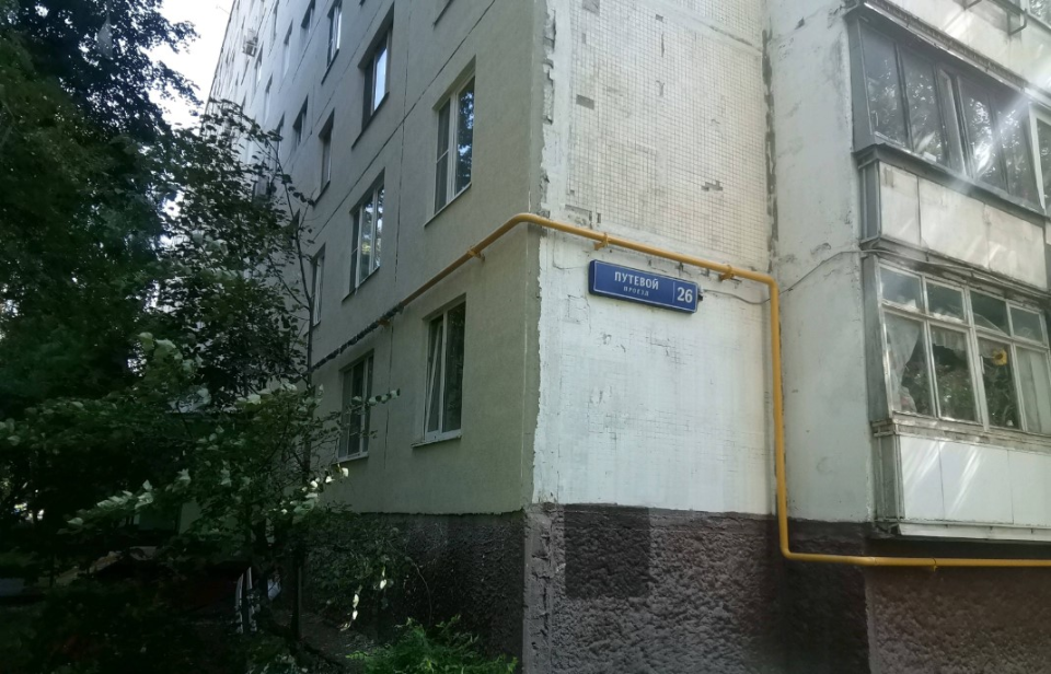 Экологически благополучный, спальный район. В шаговой доступности от дома Лианозовский парк с аттракционами и системой прудов, с искусственным водопадом, ажурным мостиком и музыкальным светодинамическим фонтаном на центральном пруду. Парк усадьбы Алтуфьево. Спортивный клуб «Лианозово».
Озелененная п