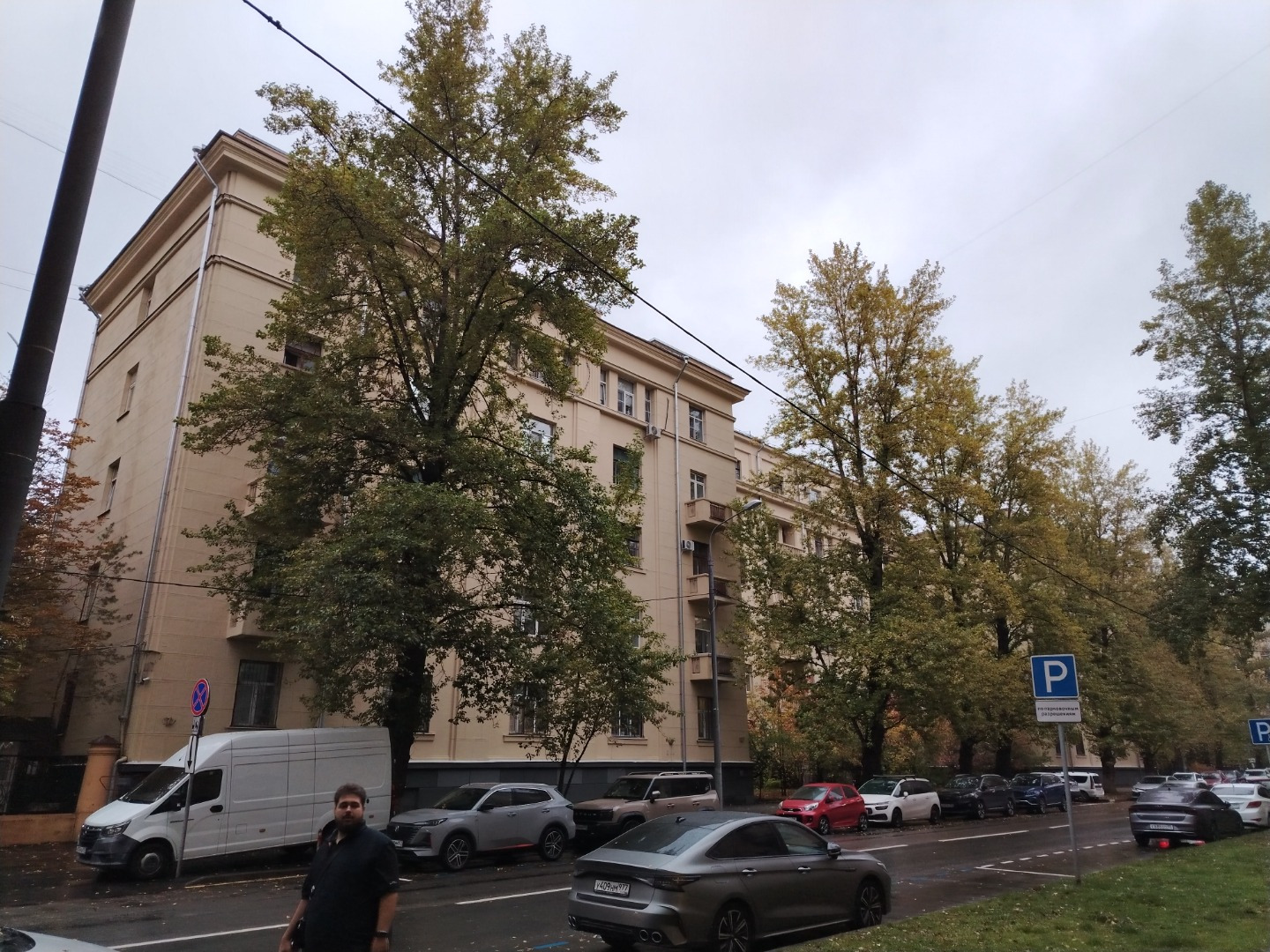 Прекрасная возможность проживать в благополучном районе и получить прописку в Москве для получения повышенной пенсии и других льгот. Жилье находится вблизи ВУЗов, известных достопримечательностей, такие объекты будут всегда пользоваться хорошим спросом для аренды, вы сможете, в случае необходимости 