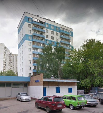 Престижный спальный район. В шаговой доступности от дома ТЦ «Пролетарский», гипермаркет «Ашан». Царицынский рынок со свежим мясом и фруктами. Музейно-парковый комплекс «Царицыно» с настоящими дворцами, живописными садами и прудами. В огромном парке притаились резные беседки, старинные руины и удивит